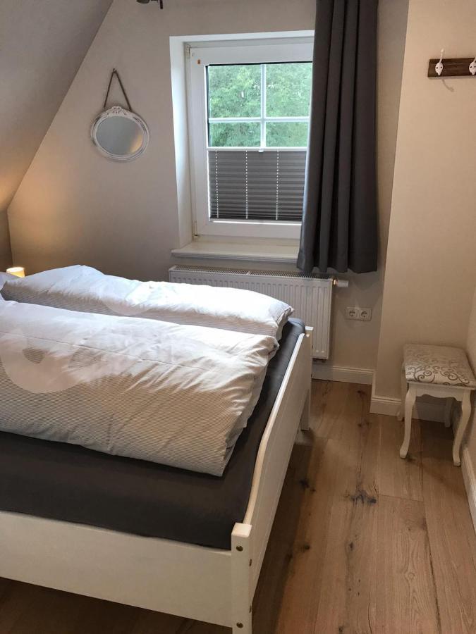 Ferienwohnung „Opa'S Tohuus“Mit Fahrraedern, Husum Husum  Eksteriør billede