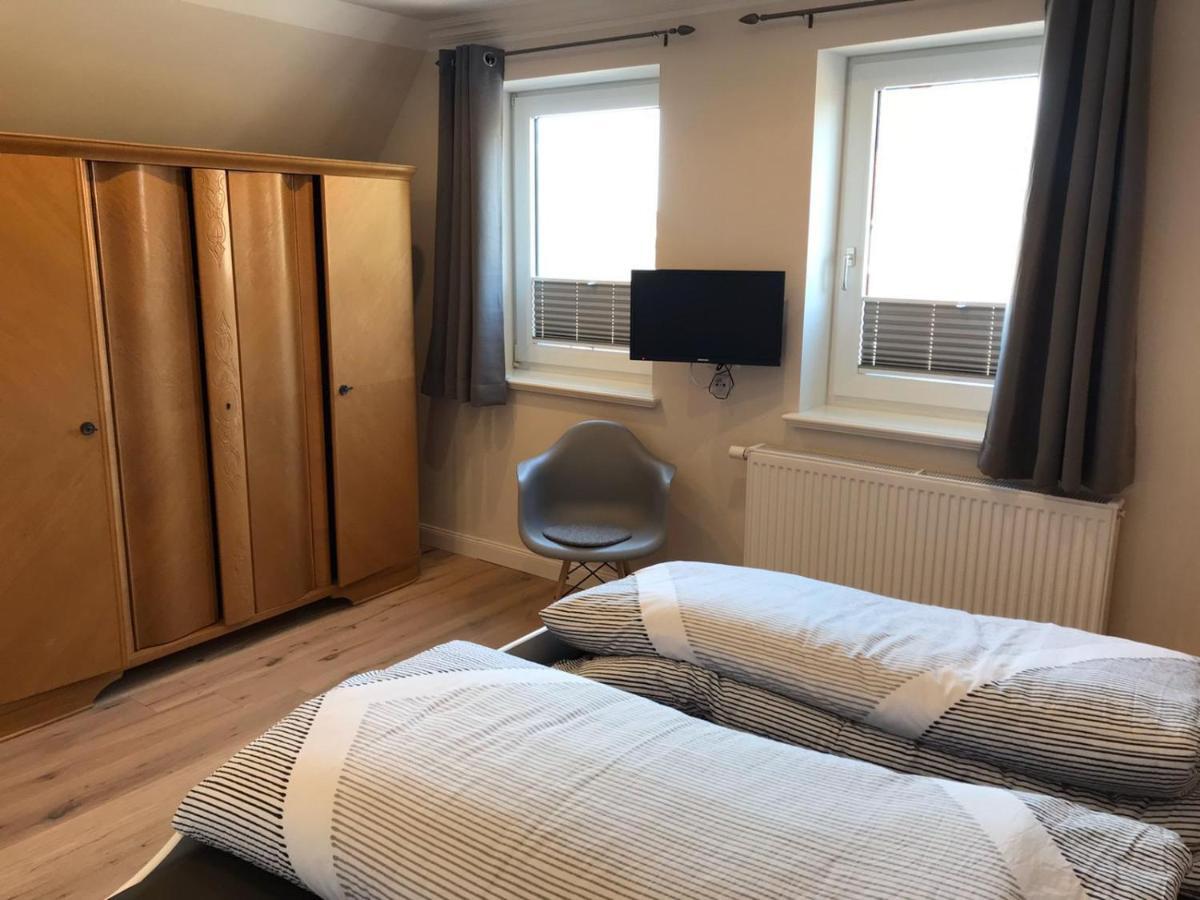 Ferienwohnung „Opa'S Tohuus“Mit Fahrraedern, Husum Husum  Eksteriør billede